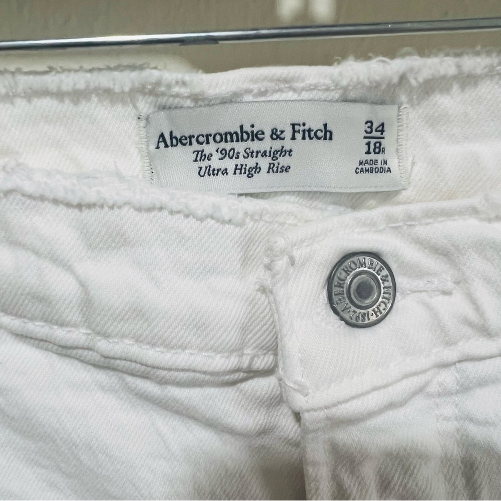 Abercrombie & Fitch White Ultra High Rise 90s Straight Jean Women's Size 34/18 R - Picture 9 of 12